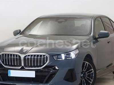 Gris / plata Usado 2025 BMW 520 Comfort Edition Berlina | 56.900 € (Caro)