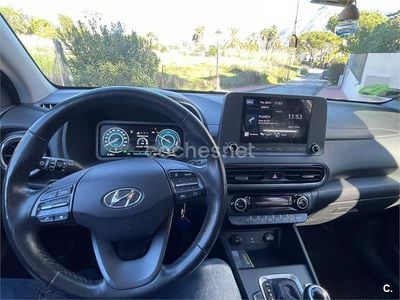 Usado Hyundai Kona 141 CV (103 kW) 2022 Gris / plata SUV