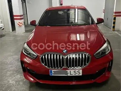 Usado BMW 118 150 CV (110 kW) 2021 Rojo Utilitario