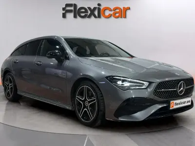 Usado Mercedes CLA200 Shooting Brake 150 CV (110 kW) 2024 Gris Familiar