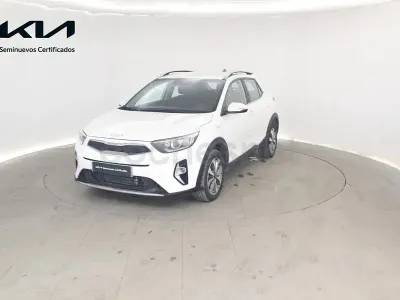 Usado Kia Stonic 100 CV (73 kW) 2025 Blanco SUV