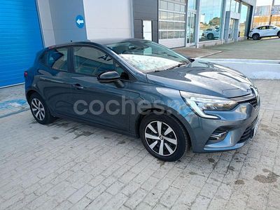 Gris / plata Usado 2023 Renault Clio V Equilibre Berlina | 15.800 € (Precio justo)
