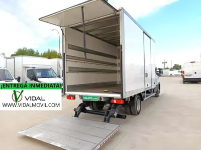 Usado Iveco Daily 158 CV (116 kW) 2022 Blanco Van