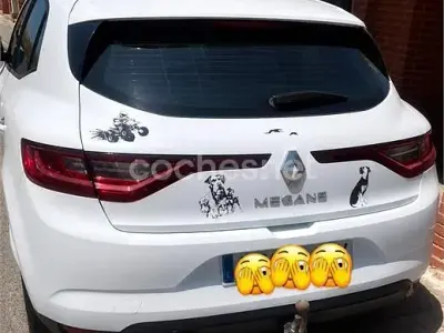 Usado Renault Mégane Zen 130 CV (95 kW) 2017 Blanco Berlina
