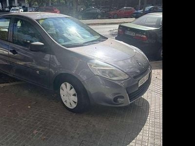 Usado Renault Clio II Campus 75 CV (55 kW) 2010 Gris Utilitario