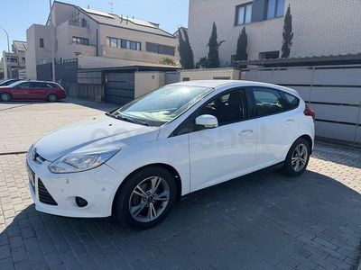 Käytetty Ford Focus Trend 125 HP (91 kW) 2014 Valkoinen Sedan