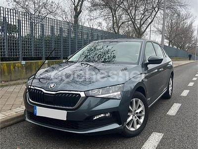 Usado Skoda Scala Active 90 CV (66 kW) 2020 Gris / plata Utilitario