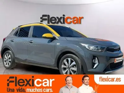 Usado Kia Stonic 101 CV (74 kW) 2022 Gris SUV
