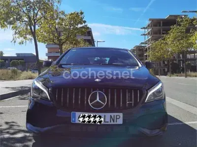 Usado Mercedes CLA250 Shooting Brake 218 CV (160 kW) 2017 Negro Familiar