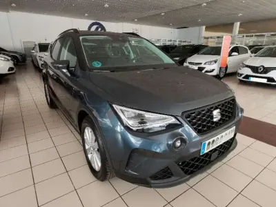 Usado Seat Arona Style 116 CV (85 kW) 2025 Gris SUV