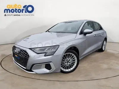 Usado Audi A3 116 CV (85 kW) 2022 Gris / plata Berlina