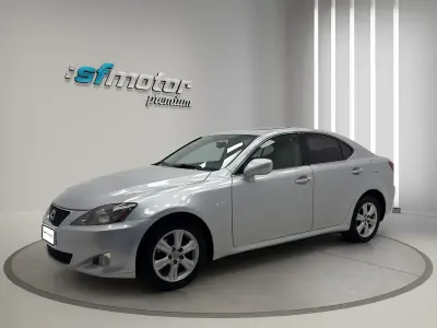 Usado Lexus IS220d Luxury Line 177 CV (130 kW) 2006 Gris / plata Berlina