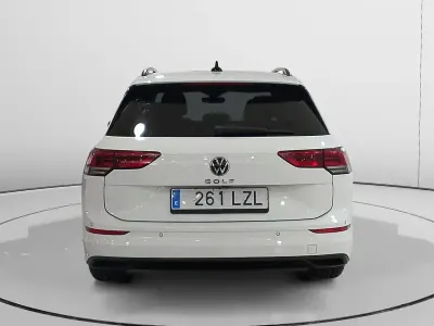 Usado VW Golf VIII Life 131 CV (96 kW) 2022 Blanco Berlina