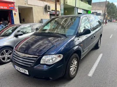Usado Chrysler Grand Voyager Limited 150 CV (110 kW) 2007 Azul Monovolumen