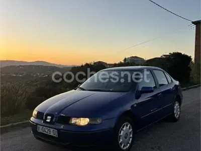 Usado Seat Toledo Stella 110 CV (80 kW) 1999 Azul Berlina