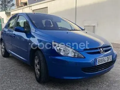 Usado Peugeot 307 90 CV (66 kW) 2005 Azul Berlina