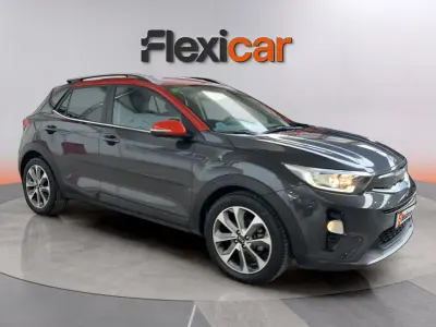 Usado Kia Stonic 101 CV (74 kW) 2020 Gris SUV