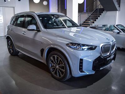 Usado BMW X5 Comfort Edition 489 CV (359 kW) 2025 Gris / plata SUV