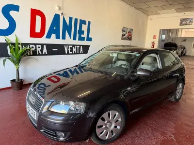 Usado Audi A3 Ambiente 105 CV (77 kW) 2009 Gris / plata Utilitario