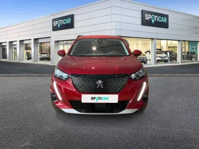 Usado Peugeot 2008 Allure 100 CV (73 kW) 2021 Rojo SUV