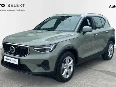 Käytetty Volvo XC40 Core 163 HP (119 kW) 2024 Vihreä Katumaasturi