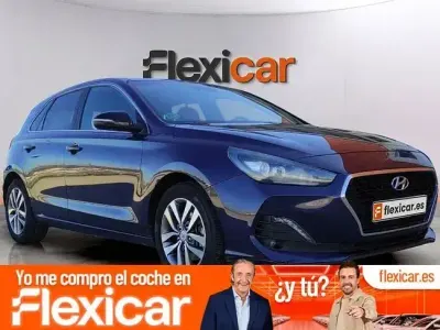 Usado Hyundai i30 120 CV (88 kW) 2019 Azul Berlina