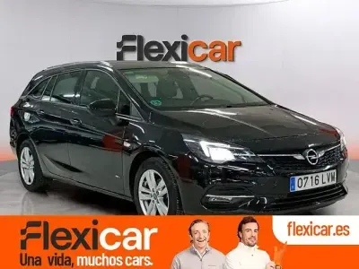 Usado Opel Astra Ultimate 145 CV (106 kW) 2021 Negro Familiar