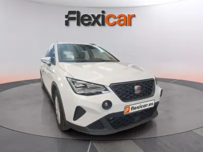 Usado Seat Arona Style 116 CV (85 kW) 2024 Gris SUV