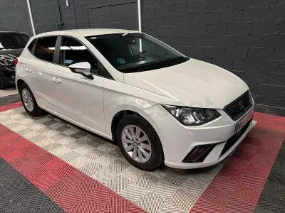 Usado Seat Ibiza Style 75 CV (55 kW) 2018 Blanco Utilitario