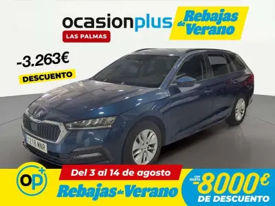 Usado Skoda Octavia Ambition 116 CV (85 kW) 2024 Azul Familiar