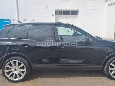 Second-hand VW Touareg 204 CP (150 kW) 2016 Negru SUV