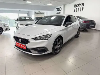 Usado Seat Leon FR 150 CV (110 kW) 2021 Blanco Utilitario