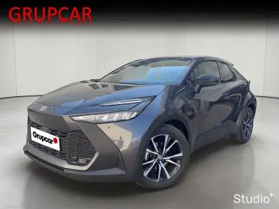 Usado Toyota C-HR Advance 140 CV (102 kW) 2025 Gris / plata SUV