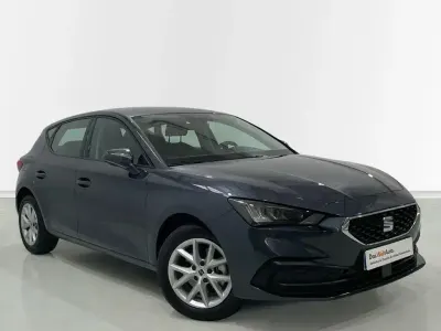 Usado Seat Leon Style 116 CV (85 kW) 2024 Gris