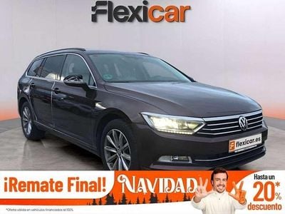 Usado VW Passat Advance 120 CV (88 kW) 2018 Verde Familiar