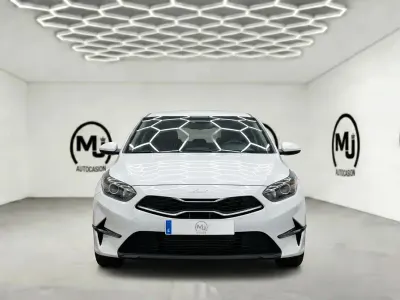 Usado Kia Ceed 136 CV (100 kW) 2022 Blanco Utilitario