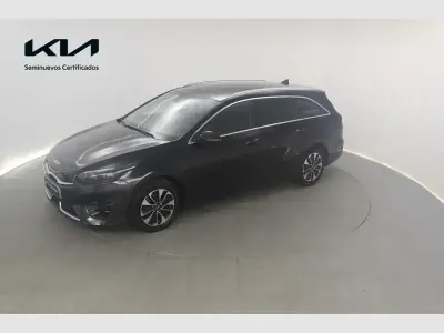 Usado Kia Ceed 141 CV (103 kW) 2025 Negro Utilitario