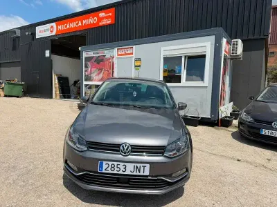 Usado VW Polo Advance 90 CV (66 kW) 2015 Beige Berlina