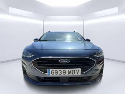 Usado Ford Focus Trend+ 120 CV (88 kW) 2022 Azul Familiar