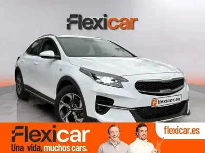 Usado Kia XCeed 120 HP (88 kW) 2022 Branco SUV