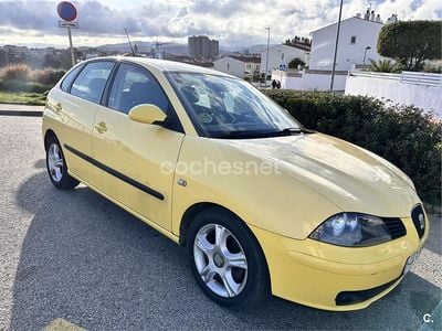 Usado Seat Ibiza Sport 100 CV (73 kW) 2005 Amarillo Utilitario