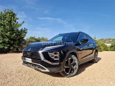 Usado Mitsubishi Eclipse Cross Motion 188 CV (138 kW) 2022 Negro SUV