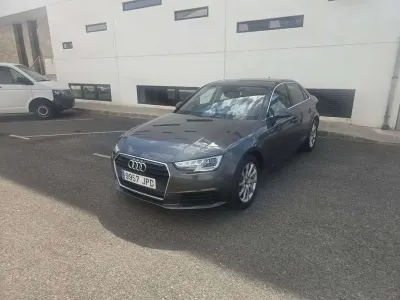 Usado Audi A4 Advanced 150 CV (110 kW) 2016 Gris Berlina