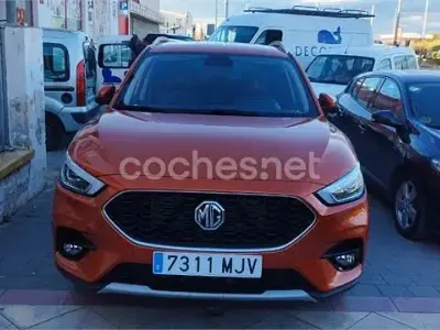 Usado MG ZS Luxury 106 CV (77 kW) 2023 Naranja SUV