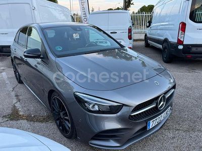Usado Mercedes B200 150 CV (110 kW) 2021 Gris / plata Monovolumen