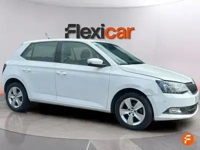 Usado Skoda Fabia 60 CV (44 kW) 2018 Blanco Berlina