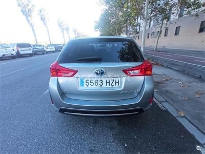 Gris / plata Usado 2014 Toyota Auris Hybrid Advance Familiar | 13.999 € (Precio justo)