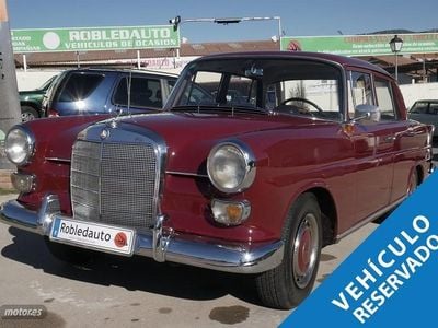 Usado Mercedes 190 55 CV (40 kW) 1973 Granate Berlina