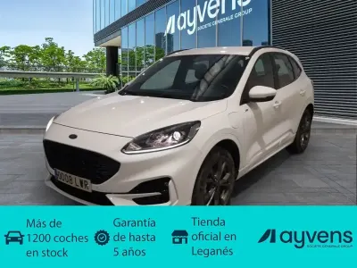 Usado Ford Kuga ST-Line 225 CV (165 kW) 2022 Blanco SUV