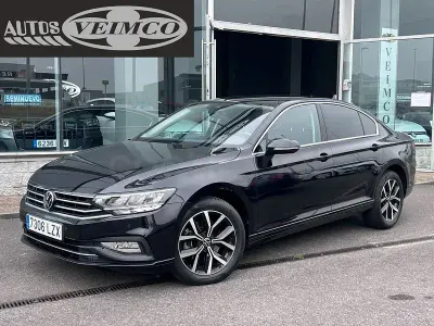 Usado VW Passat Executive 150 CV (110 kW) 2022 Negro Familiar